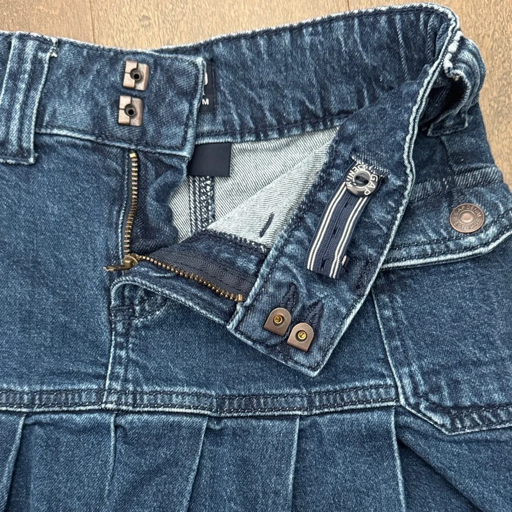 Gap Kids Denim Cargo Pleated Mini Skirt Size 7 Dark Wash Y2K